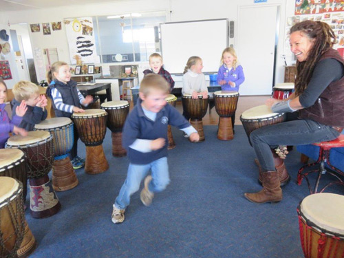 Danielle-Perry-with-small-drummers-and-a-dancer-at-preschool-.jpg